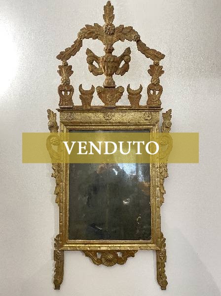 Antica specchiera in stile Luigi XVI dorata e finemente intagliata del 1700 (XVIII secolo)