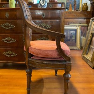 Antica poltrona in stile Luigi XVI noce del ‘700 - Foto da sinistra