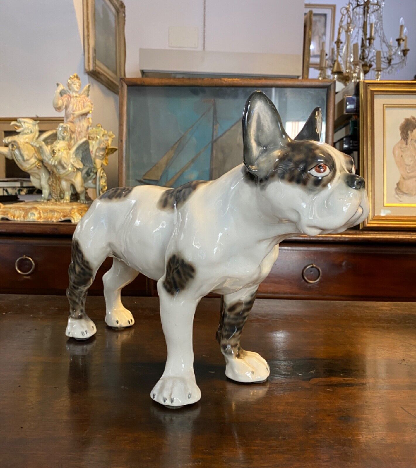Cane in ceramica (bulldog francese) Lenci – Vista di 3/4