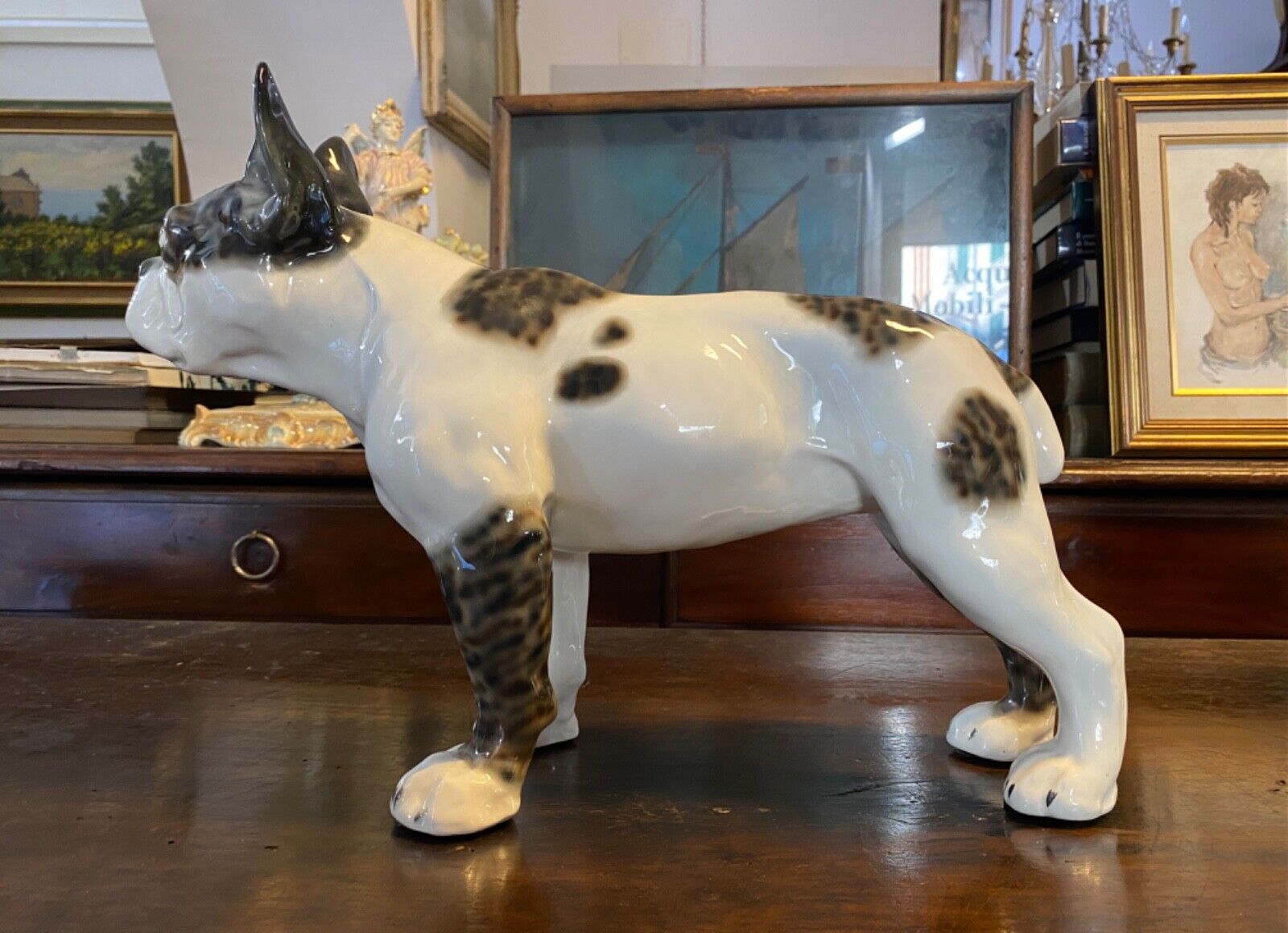 Cane in ceramica (bulldog francese) Lenci – Vista laterale