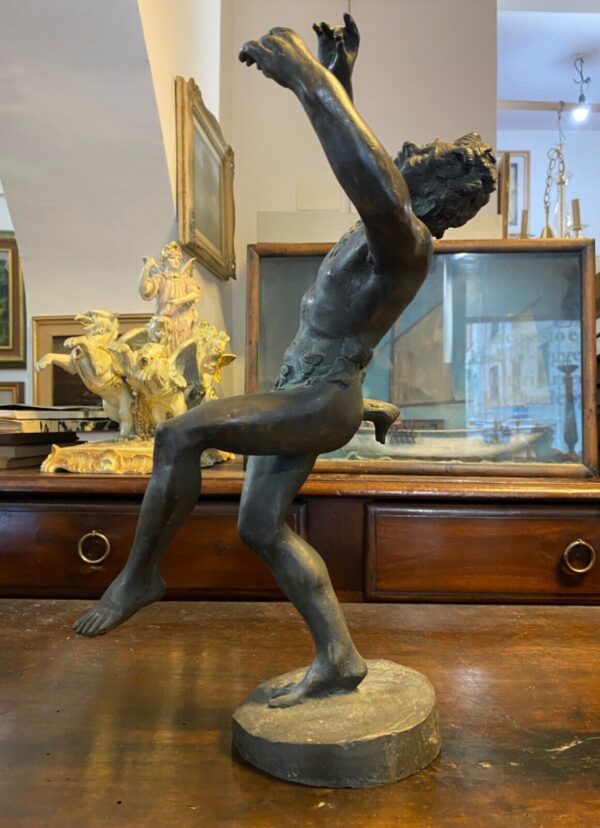Statua in bronzo di Augusto Rivalta - Fauno danzante - Vista laterale