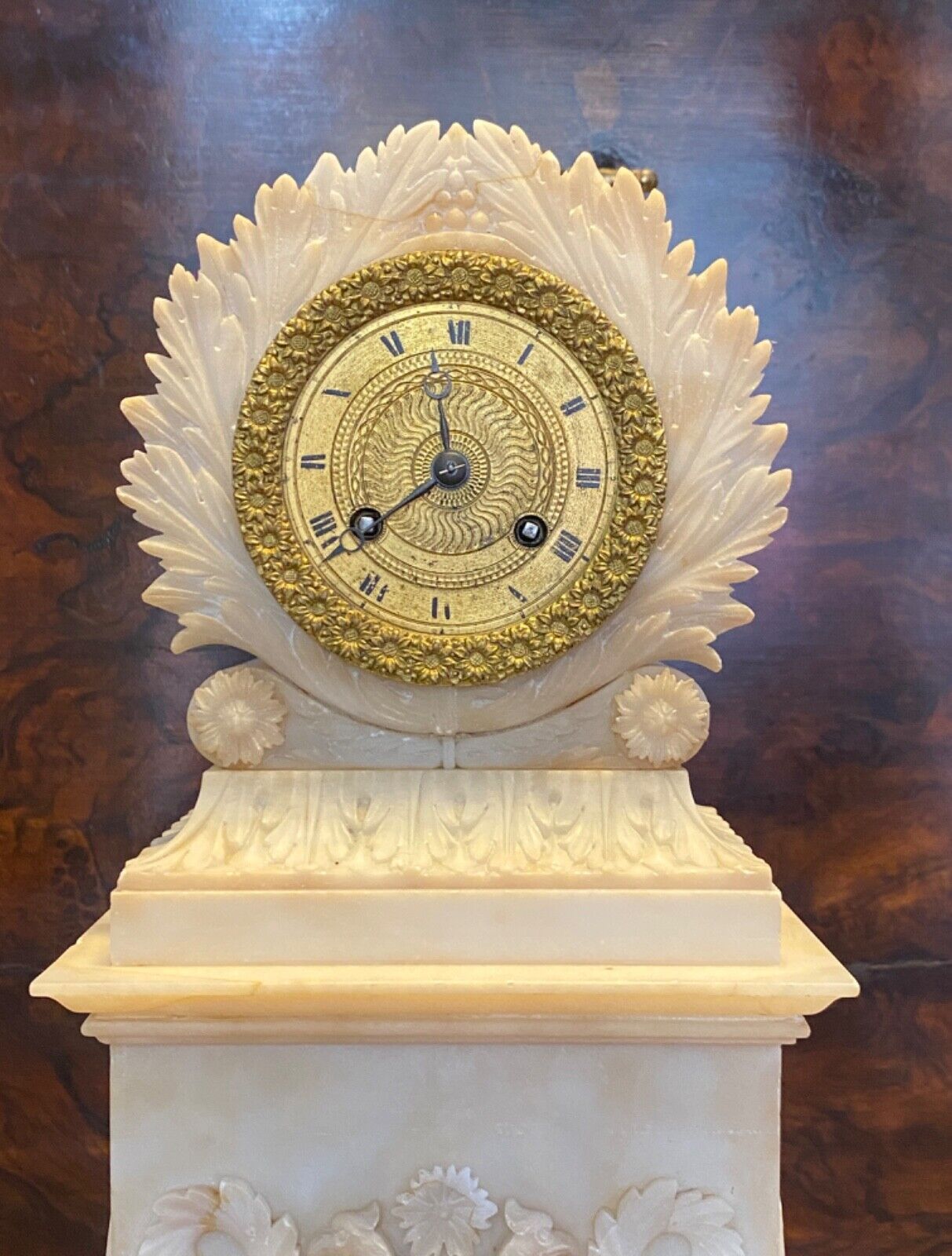 Antico orologio Carlo X in alabastro del 1800 - Dettaglio del quadrante