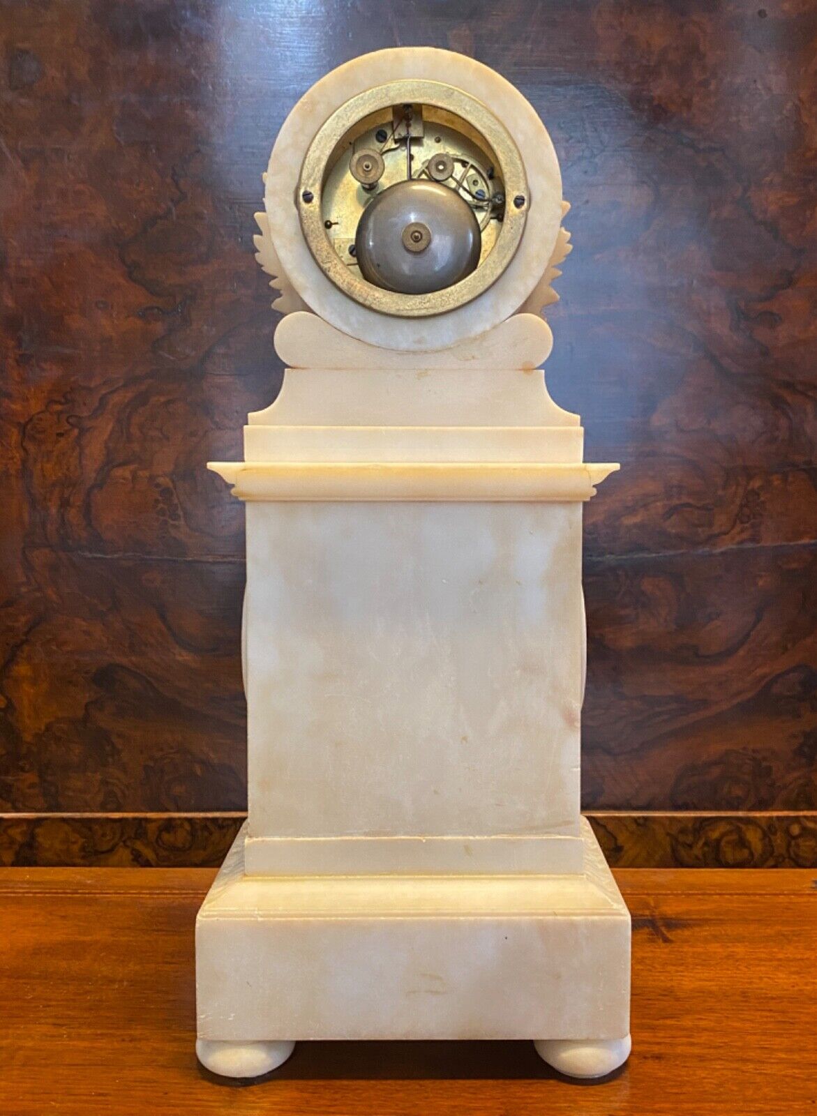Antico orologio Carlo X in alabastro del 1800 – Foto posteriore