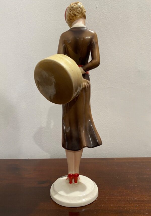 Statuetta di porcellana Goldscheider del XX secolo, figura di donna: immagine posteriore dell'opera