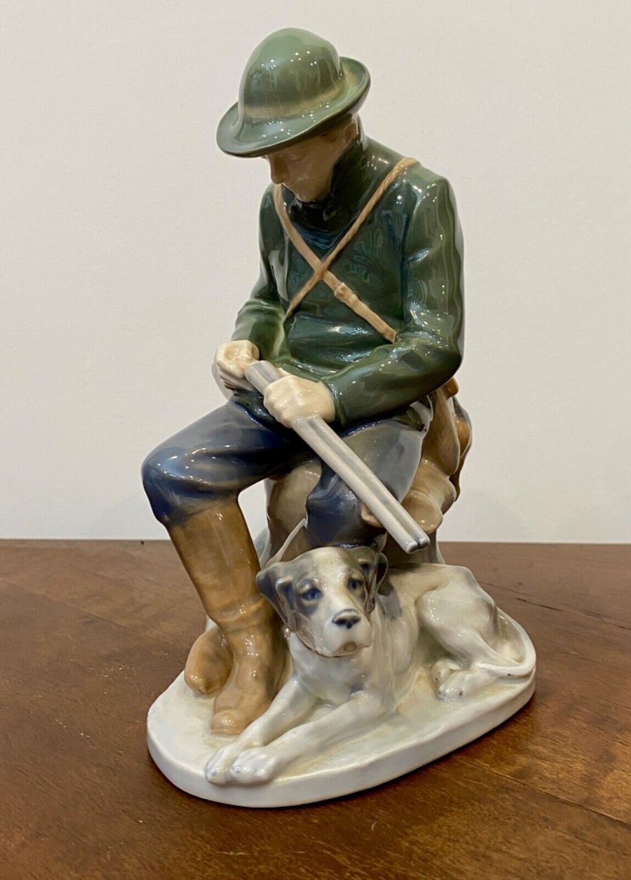 Royal Copenhagen- cacciatore con segugio, statuina in porcellana di Christian Thomsen – 001 – Immagine principale