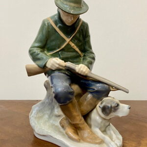 Royal Copenhagen- cacciatore con segugio, statuina in porcellana di Christian Thomsen - 002 - Vista frontale
