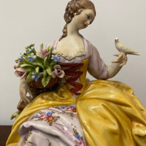 Statua di porcellana Capodimonte di Giuseppe Cappè - Dama - 005 - Dettaglio