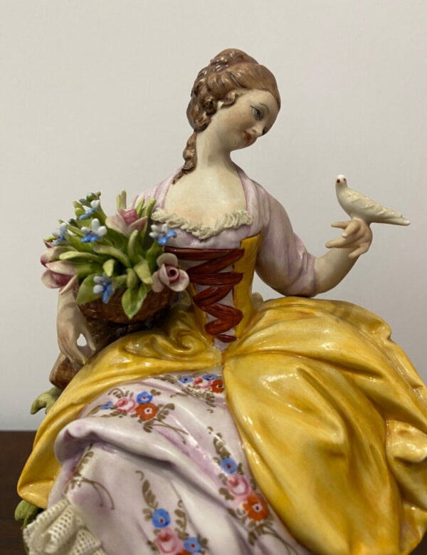 Statua di porcellana Capodimonte di Giuseppe Cappè - Dama - 005 - Dettaglio