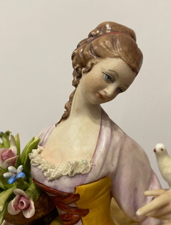 Statua di porcellana Capodimonte di Giuseppe Cappè - Dama - 008 - Dettaglio del viso