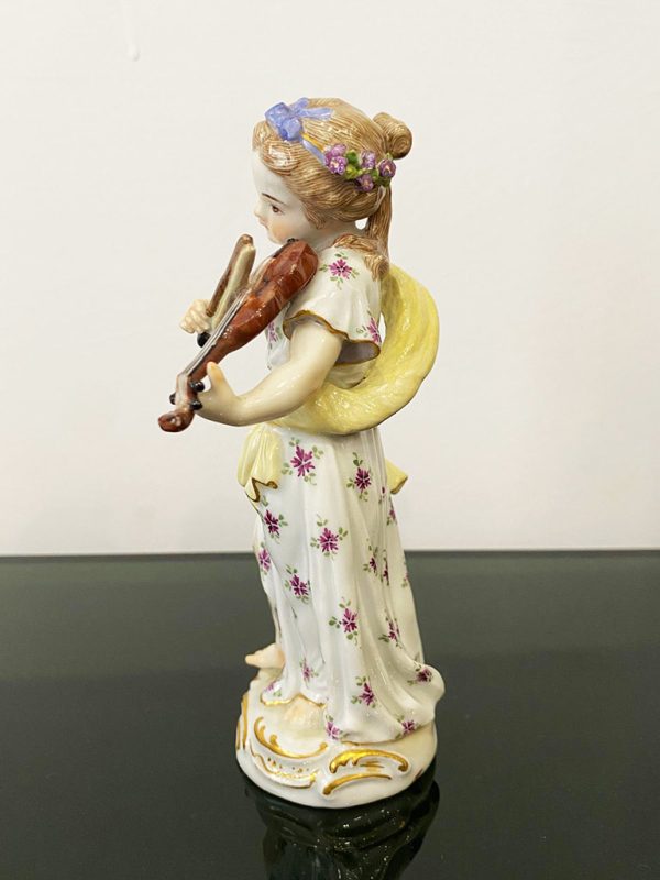 Statuina Meissen, XX secolo: fanciulla con violino - Immagine da un lato