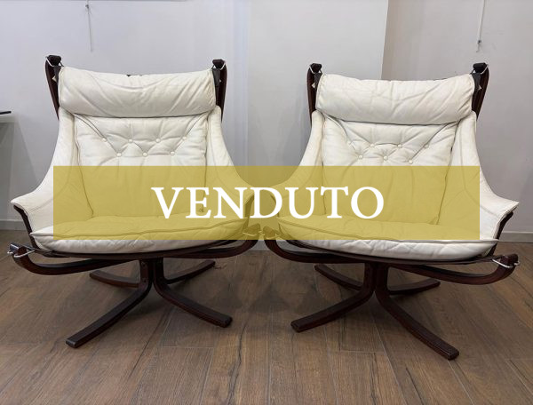 Coppia di poltrone "Falcon" di Frau, designer Sigurd Ressel, anni ‘70 - Immagine principale - VENDUTO