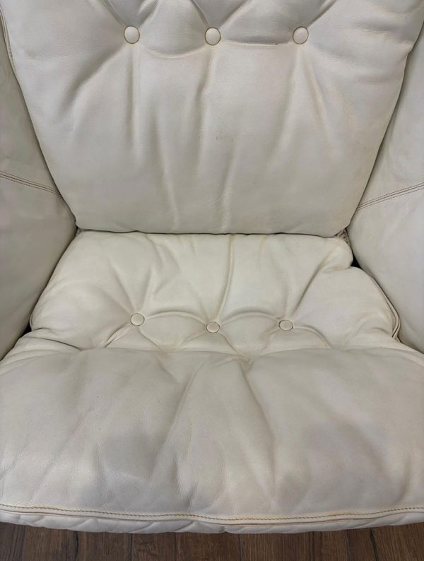 Coppia di poltrone "Falcon" di Frau, designer Sigurd Ressel, anni ‘70 - Particolare della seduta