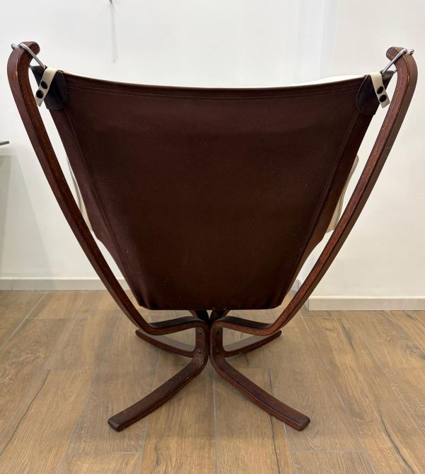 Coppia di poltrone "Falcon" di Frau, designer Sigurd Ressel, anni ‘70 - Retro della poltrona