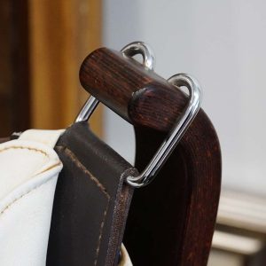 Coppia di poltrone "Falcon" di Frau, designer Sigurd Ressel, anni ‘70 - Dettaglio