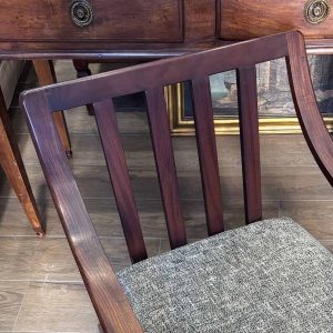 Frau: coppia di poltrone di design, anni ‘60 - Particolare dello schienale