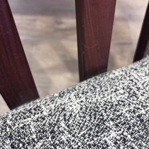 Frau: coppia di poltrone di design, anni ‘60 - Particolare dello schienale e della seduta