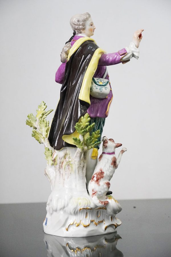 Statuina in porcellana, Meissen: gentiluomo con cane - Immagine laterale