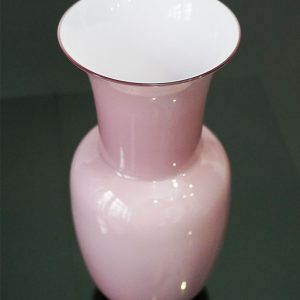 Vaso Venini in vetro color cipria, 1985 - Immagine dall'alto