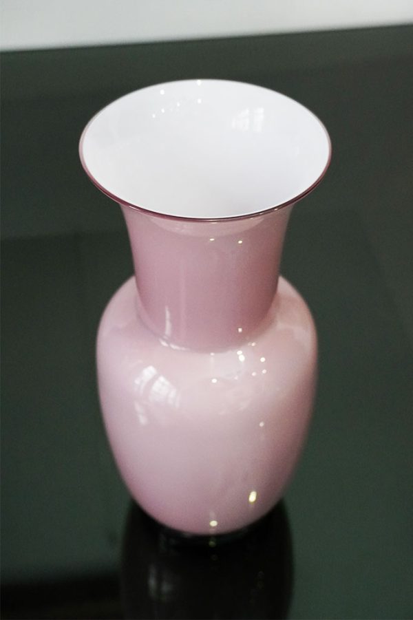 Vaso Venini in vetro color cipria, 1985 - Immagine dall'alto
