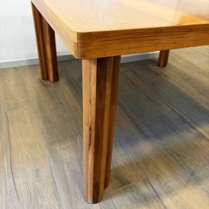 Tavolo di design “Scuderia” di Carlo Scarpa per Bernini, 1977 - Particolare della gamba