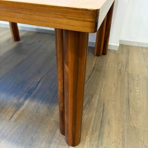 Tavolo di design “Scuderia” di Carlo Scarpa per Bernini, 1977 - Particolare della gamba