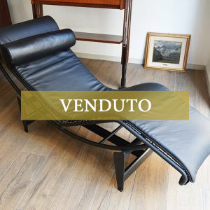 Chaise longue LC4, designer Le Corbusier, Pierre Jeanneret e Charlotte Perriand per Cassina
