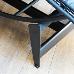 Chaise longue LC4, designer Le Corbusier, Pierre Jeanneret e Charlotte Perriand per Cassina - Dettaglio